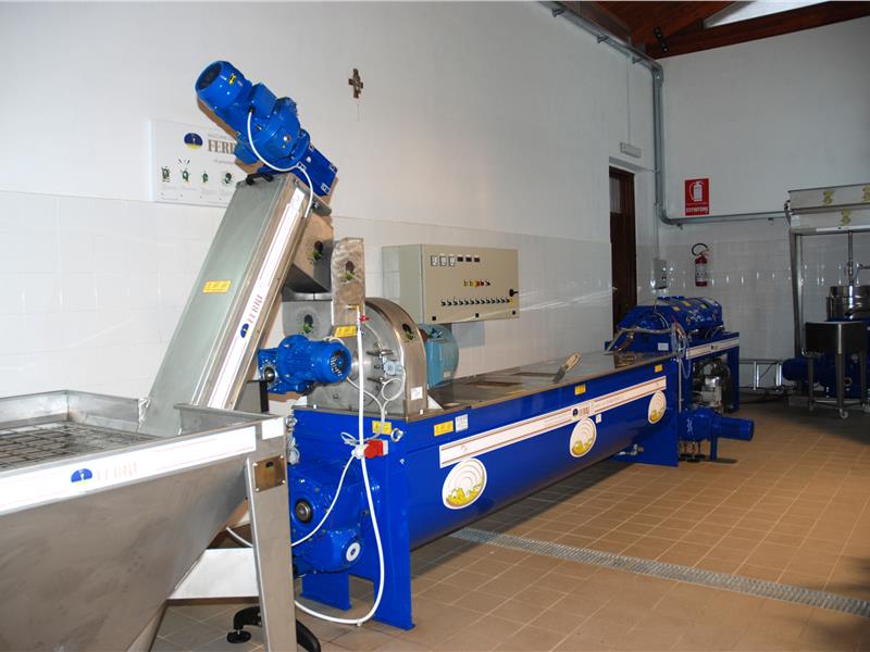 Continuous-cycle installation - MACCHINE OLEARIE FERRI srl